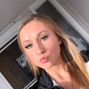 Meet your Posher, Brittney